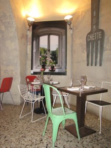 5 Ristorante pane-e-acqua finestra finta ideata architetto Paola Navone