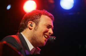 16 RAPHAEL GUALAZZI