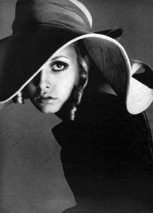 4 twiggy-by-richard-avedon-1967