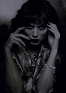 s Moment Georgina Chapman as Marchesa Casati Linbergh Bazaar March 2009 4