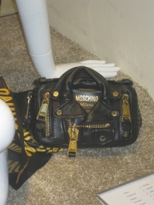 42 moschino 5