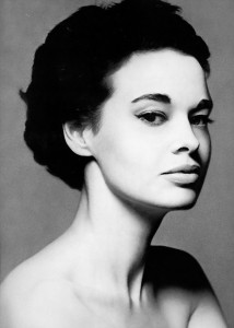 10 gloria-vanderbilt-1953-photo-richard-avedon