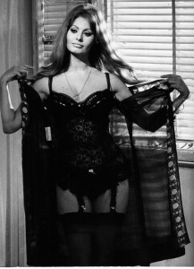 7 still-of-sophia-loren-in-ieri-oggi-domani-large-picture