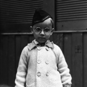 13 SCHARNHORST-BOY-VIENNA-1945-by-LEE-MILLER