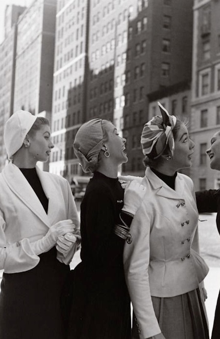 1-models-in-nyc-life-magazine-photo-gordon-parks-1952